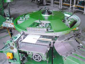 圓盤(pán)膠釘機(jī)